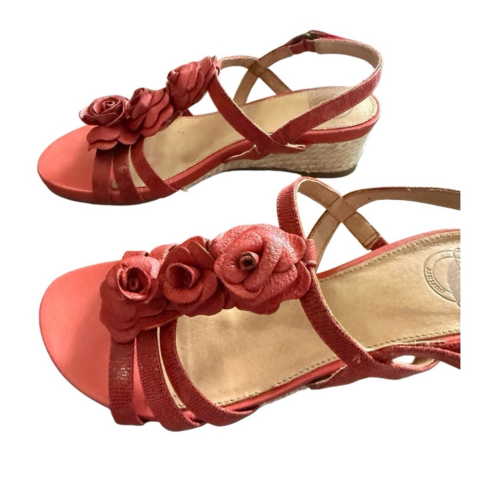Nurture Verbena Red Leather Floral Wedge Sandals Womens Size 8M - Picture 5 of 10